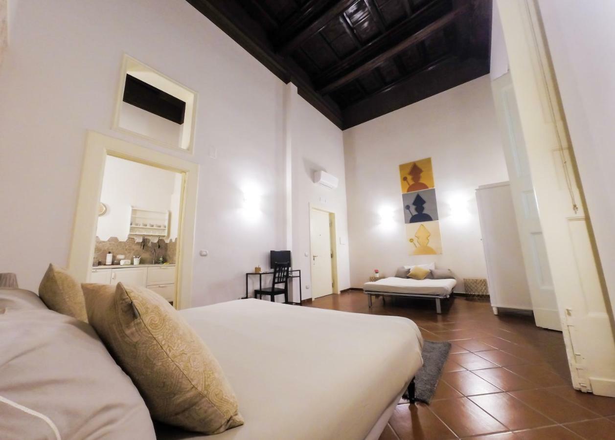 Domus Donnaregina Apartments เนเปิลส์ ภายนอก รูปภาพ