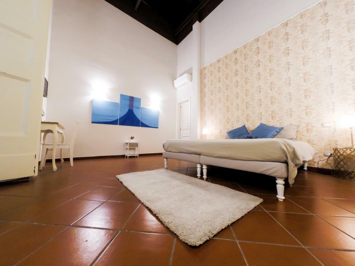 Domus Donnaregina Apartments เนเปิลส์ ภายนอก รูปภาพ